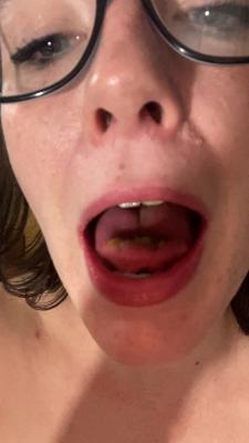 Lil Scat Sniffing Chewer Actress missellie8 (319 MB)