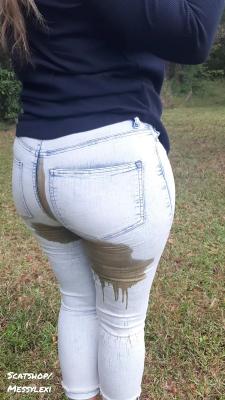 Messylexi Messy Jeans on a walk - Scatshop    17 October 2020 (457 MB-FullHD-1080x1920)