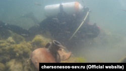 Черепица и фрагменты амфор: археологи сообщили о новых находках у берегов Севастополя (+фото)