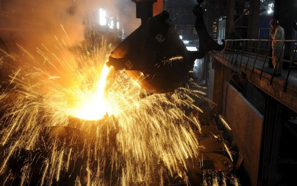 В октябре объемы промышленного производства в Украине сократились на 5%