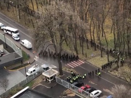 Что случилось около посольства США в Киеве: ажиотажу отыскали объяснение
