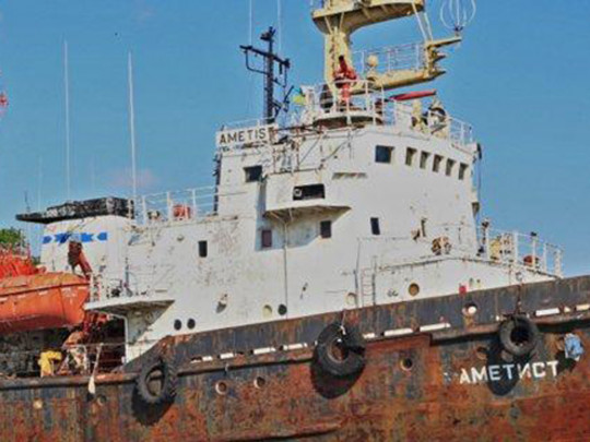 Новое ЧП под Одессой: тонет судно-спасатель, произошла утечка нефтепродуктов