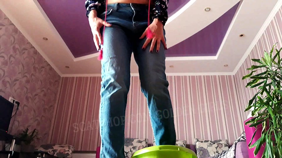 Tatiana shit into jeans with liquid Svetlana - Scatshop    04 December 2020/FullHD (676 MB/1920x1080)