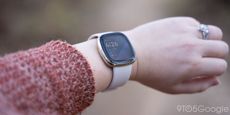 Fitbit предлагает бесплатную замену умных часов Sense