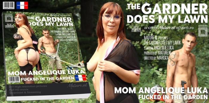 Angelique Luka (EU) (31) - This gardner gets to plow the lawn from a hot mom in the garden [HD 556 MB]