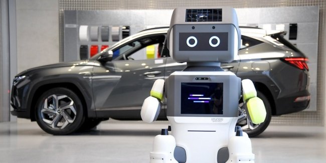 В автосалонах Hyundai начнет работать робот