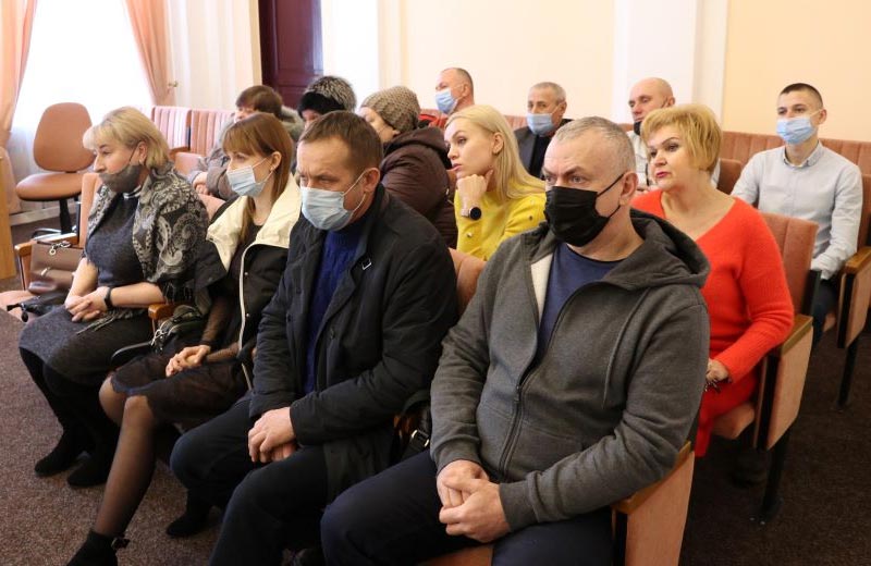 Вісті з Полтави - У Полтавській міськраді представили кандидатів на посади старост — із зарплатами в 20 тисяч, але без повноважень