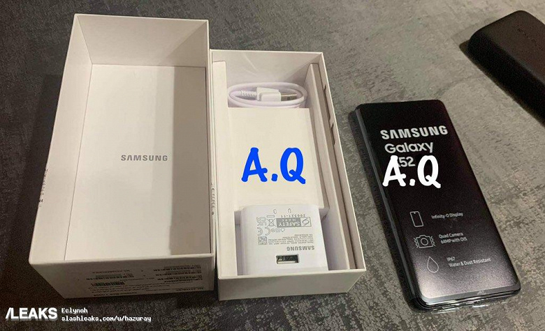 Samsung Galaxy A52, его коробка и комплект поставки на живых фото. Смартфон полноценно защищен от воды