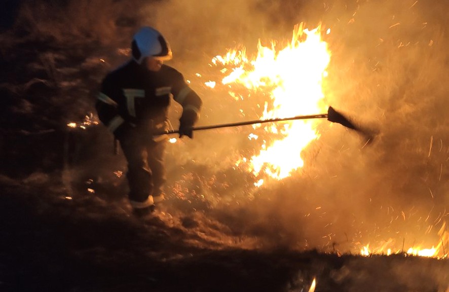 Вісті з Полтави - За добу у 19 пожежах на Полтавщині вигоріло понад 32 га сухої рослинності