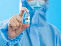 Зупинення постачання вакцини проти COVID з Індії до України: деталі