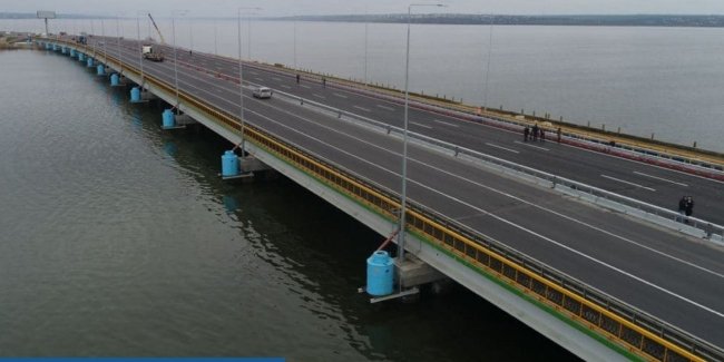 На мосту через Хаджибейский лиман полностью открыто движение автотранспорта (фото)