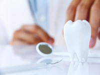 Яку стоматологічну допомогу пацієнт може отримати безоплатно?