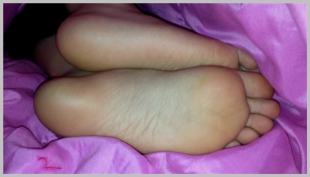 Tickling porn - Tickling my friend's sleeping feet Bst