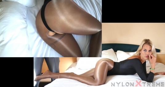 [Manyvids.com] Naomie Loup - Nylon Extreme - Shiny Pantyhose leotard [2020 г., All Sex, Shiny Pantyhose, Cum on shiny pantyhose, 2160p]